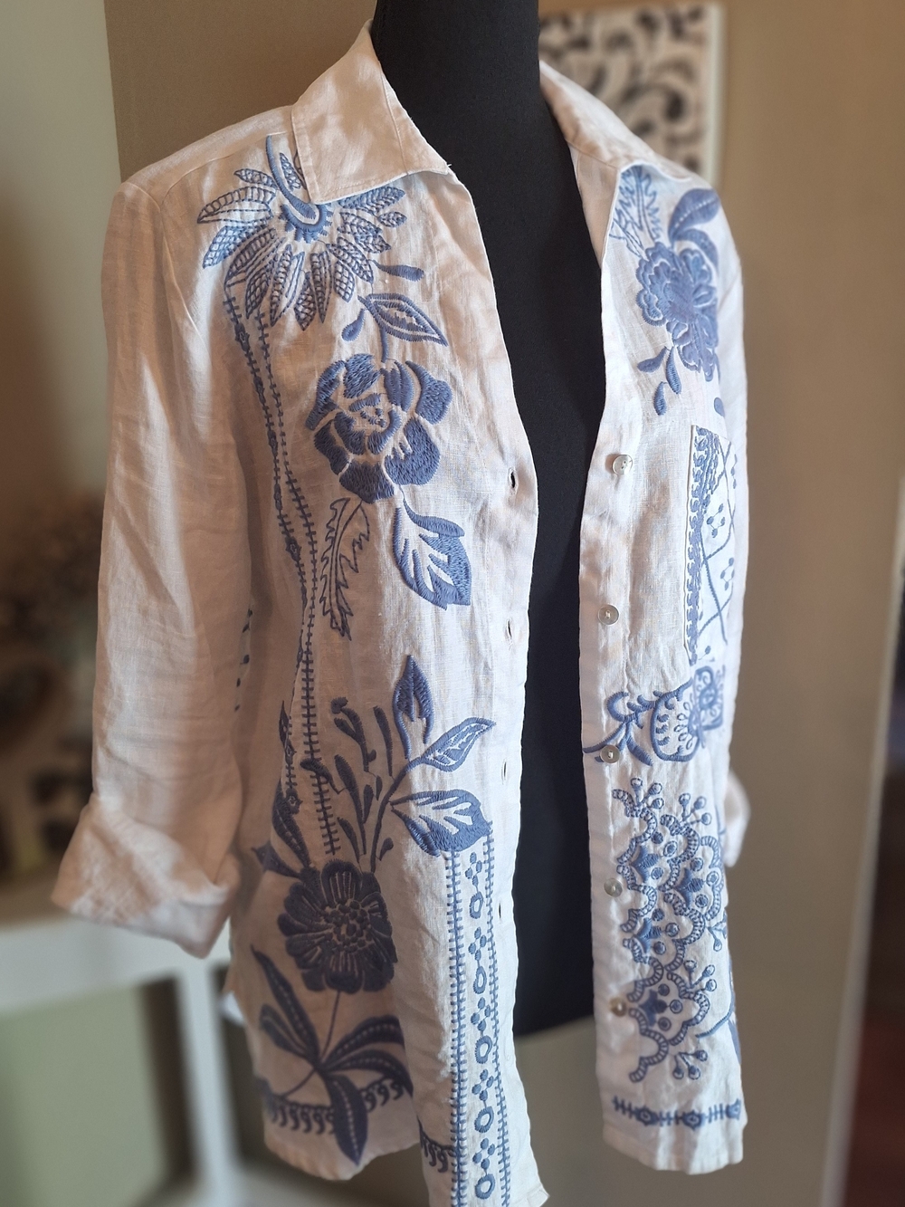 Johnny Was Lyra White Linen Shirt with Blue Floral Embroidery S - Picture 2 of 16